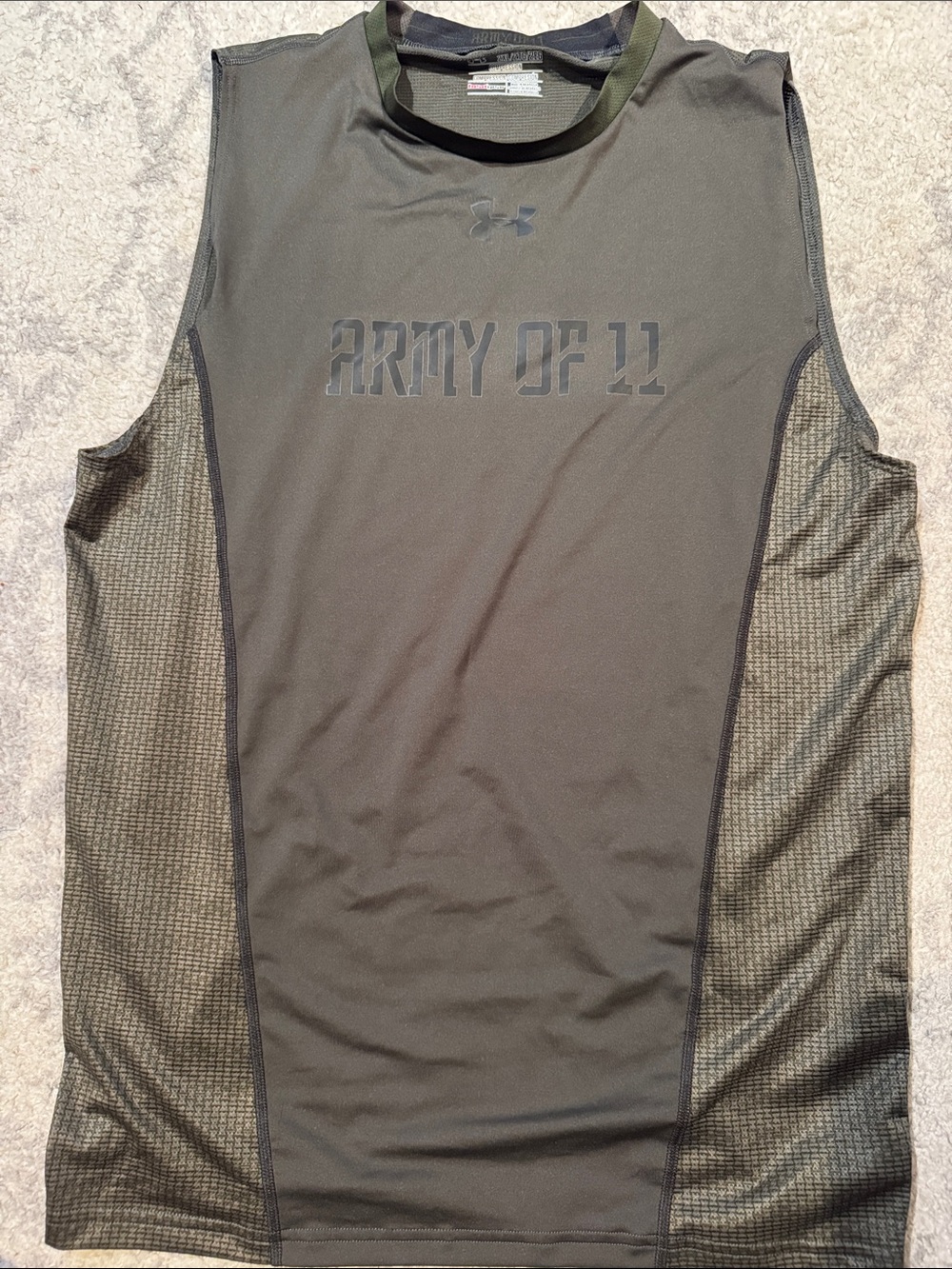 Under Armour CompressionMen’s Sleeveless Training Tank Army of 11 Olive & Black